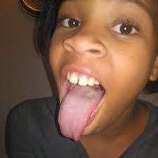 Sariah Robinson's Instagram, Twitter & Facebook