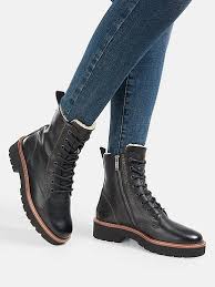 Central to paul green's approach to footwear is a balance between striking designs and functionality. Paul Green Schnur Stiefelette Schwarz