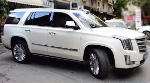 Oyuncu öykü çelik, bir süredir aşk yaşadığı işadamı i̇smail berhan ile önceki gün sarıyer'de objektife yansıdı. Oyku Celik E Sevgilisi Ismail Berhan Dan Tahsis Soforlu Arac Magazin Haberleri Fiskos Haberleri