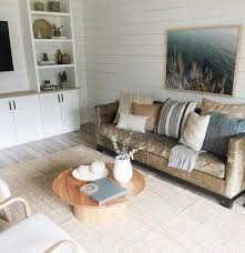 Karpet jenis ini mudah ditemukan. 7 Tips Dekorasi Ruang Tamu Kecil Dan Nyaman Agar Terlihat Luas Tagar Berita