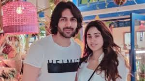 Your #1 source everything related to the beautiful janhvi kapoor follow for exclusive updates, pics, videos & more: Rumoured Couple Kartik Aaryan And Janhvi Kapoor Unfollow Each Other On Instagram