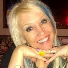 Shannon Mickelson's Instagram, Twitter & Facebook