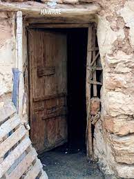 باب بيت قديم old houses fireplace traditional