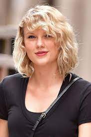 But in the april issue of elle, swift revealed that one of the big things she's learned in her 29 years is that hair can completely change texture. Curly Bangstyle Hair Curly Bangstyle Curly Bangstyle Hair Natural Curly Bangstyle Hair Long Taylor Swift Curly Hair Taylor Swift Haircut Taylor Swift Hair