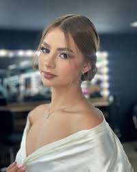 Karen Montes's Instagram, Twitter & Facebook