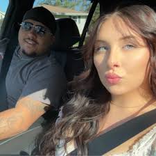 Maternity photographer recommendations indoor studio settings?