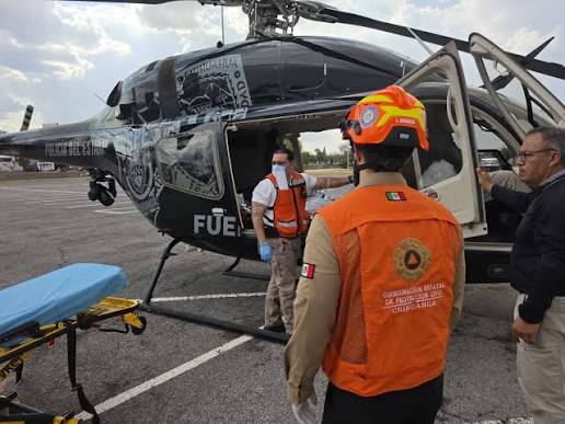 🚁💥 Balean aeronave de Seguridad Pública en #Chihuahua; un agente resulta  herido Una aeronave de la SSPE de Chihuahua fue atacada a balazos mientras  realizaba labores de vigilancia en la zona de