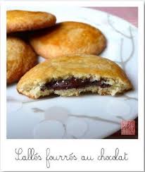 La Bouche Pleine Les Sables Fourres Au Chocolat Pour Les Nuits Studieuses Recette Recettes De Cuisine Recettes Sucrees
