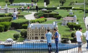 متحف وحديقة مينيا تورك في اسطنبول دليل العرب في تركيا