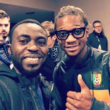 Richarlison, Fred, Bong and Ederson met Bolar for the first time. 😂 😎 .  #Selfie #Brazil #Cameroon #MiltonKeynes #InternationalFriendly #Football  #BRACAM