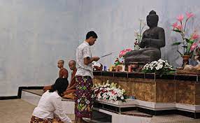 Namun sebagian ulama berpendapat, doa untuk orang yang sudah meninggal bisa bersumber dari ajaran rasulullah saw. Tradisi Dan Agama Buddha Yang Selaras Di Kaloran Temanggung