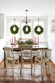28 Best Christmas Window Decorating Ideas 2020 Holiday Window Decorations