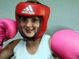 See knock-out Warwick girl boxer Molly Perkins, 15, in action (video)