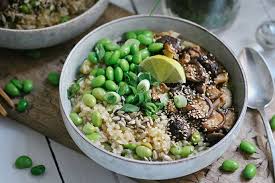 Umami Reisbowl Mit Edamame Shiitake Veggies Vegan Rezept Edamame Asiatisches Essen Rezepte