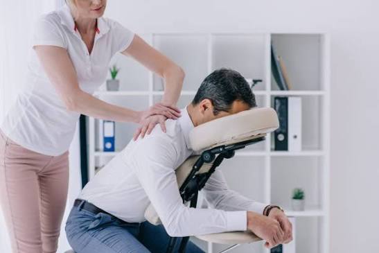 The Benefits of Chair Massage for Employees | ZZ Day Spa