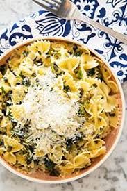 Cheesy Kale Farfalle Pasta Purewow Cheese Vegetarian Pasta Easy Food Cooking Recipe In 2020 Farfalle Pasta Recipes Farfalle Pasta Pasta Dishes