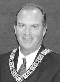 Derek Kraemer's Instagram, Twitter & Facebook