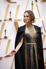 If you zoom in on natalie portman's 2020 oscars dress, you can see the names of female directors not nominated at this year's ceremony. Natalie Portman 2020 Oscars In Los Angeles Gotceleb