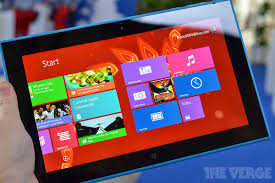 Nokia Lumia 2520: a closer look at ...