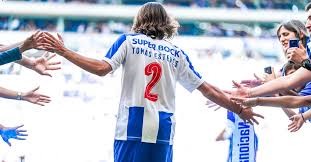 Twitter oficial jogador do fc porto. Fc Porto Tomas Esteves Diz Nao Ao Barcelona Invicta De Azul E Branco