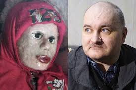 😲Em 2011, o mundo ficou estarrecido ao descobrir que a peculiar coleção de  bonecas de Anatoly Moskvin, um #historiador , #ocultista e linguista #russo  respeitado por sua paixão por cemitérios e folclore,