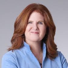 Lisa Pomponio's Instagram, Twitter & Facebook