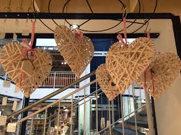 Zum Valentinstag Eine Super Idee Diese Schonen Herzen Findet Ihr In Herzogenaurach Und Forchheim Bei Mobel Fischer Valentinstag Idee Ideen