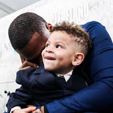 Micah Parsons had his son Malcolm by his side the whole time through his  #NFLDraft journey this weekend. 💙🤍 These photos of the two of them really  hit us in the feels. 🥲🥰
