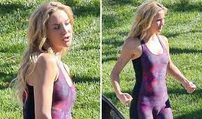 Download millions of videos online. Kate Hudson S Camel Toe Is Impossible To Miss In Unflattering Purple Leotard Celebrity News Showbiz Tv Express Co Uk