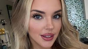 Marie Dee's Instagram, Twitter & Facebook