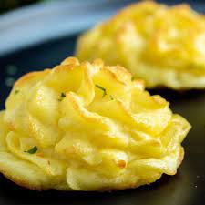 This Easy Duchess Potatoes Recipe Is An Elegant Make Ahead Mashed Potato Recipe That I Duchess Potatoes Christmas Dinner Side Dishes Traditional Christmas Food