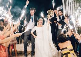 Vamos a actualizar el post creando una selección de canciones para dear regalos a una. 37 Canciones Para Hacer Una Gran Entrada En Tu Boda