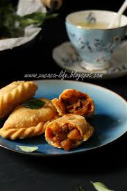 喜欢一首歌 有时候只是喜欢歌里的一句歌词 因为它碰到了内心深处 喜欢做这咖哩角 有时候是享受捏制的过程