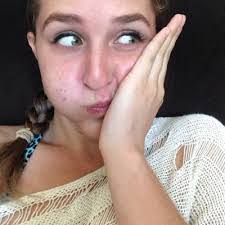 Nikki Vickers's Instagram, Twitter & Facebook