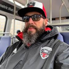 Greg Coffman (@dudeondarun)