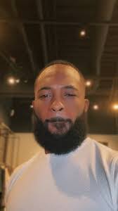 Elliot Gibson's Instagram, Twitter & Facebook