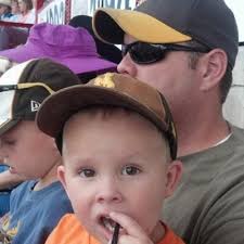 Dax Robinson (@daxnotcrum)