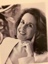 Linda Farris's Instagram, Twitter & Facebook