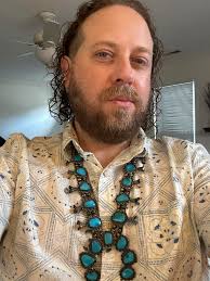 Hahanna waste! In case some of you dont know who I am, i just wanted to  introduce myself. Amanda emaciyapi ye, my ate is Fred Davis, and my kunsi  was Leona Faye