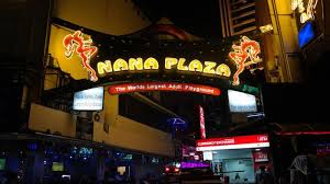 Pasar malam di thailand memiliki varian yang beragam, ada yang cocok untuk nongkrong anak muda ada juga pasar malam yang cocok untuk tempat membeli barang dengan harga grosir. Melongok Kawasan Wisata Dewasa Terbesar Dunia Di Bangkok Tribunnews Com Mobile