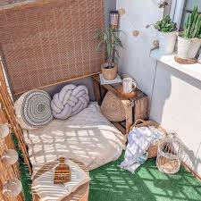 If only one floor, it is not said to be the balcony of the house, but only as a terrace in front of the house. 15 Ways To Maximize Your Small Balcony Space