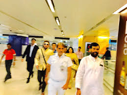 Chirag paswan is one of six lok sabha mps from his party, the ljp, which was founded by his father, ram vilas paswan. Ram Vilas Paswan On Twitter Photo Of Welcome To Chirag Paswan At Delhi Airport After Return From Usa