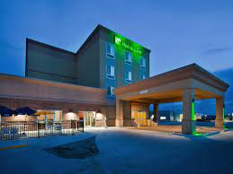 Graduate lincoln is ideally located next to campus amid the downtown historic haymarket entertainment district. Lincoln Pet Friendly Hotels Find Ihg Dog Friendly Hotels In Lincoln Ne Price From Usd 113 05