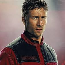 Glen Powell and Daisy Edgar-Jones for Entertainment Weekly.