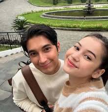 Pacaran Dua Tahun Lebih, Junior Roberts Ungkap Alasan Belum Ada Rencana  Nikahi Sandrinna Michelle