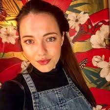 Julia Whyte's Instagram, Twitter & Facebook