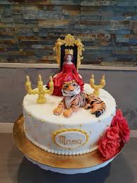 Koniglich Ins Neue Jahr Gerne Konnen Wir Euch Royal Auf Der Torte Verewigen Alles Handgemacht Versteht Sich Lezardtor Torten Geburtstagstorte Kindertorte