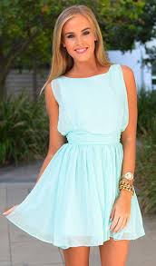 Flowy Mint Dress Could Double As A Spring Summer Bridesmaids Dress I Am So Obsessed With This Perfect With Pretty Jewelry A Mint Dress Fashion Cute Dresses