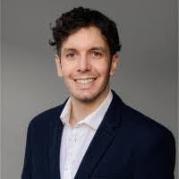 Dora Mast's Instagram, Twitter & Facebook