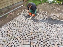 Natursteinpflaster Wir Verlegen Es Fachgerecht Natursteinpflaster Mein Garten Ein Ort Der Farbe Und Naturliche Sc Stone Pavement Paving Stones Small Terrace